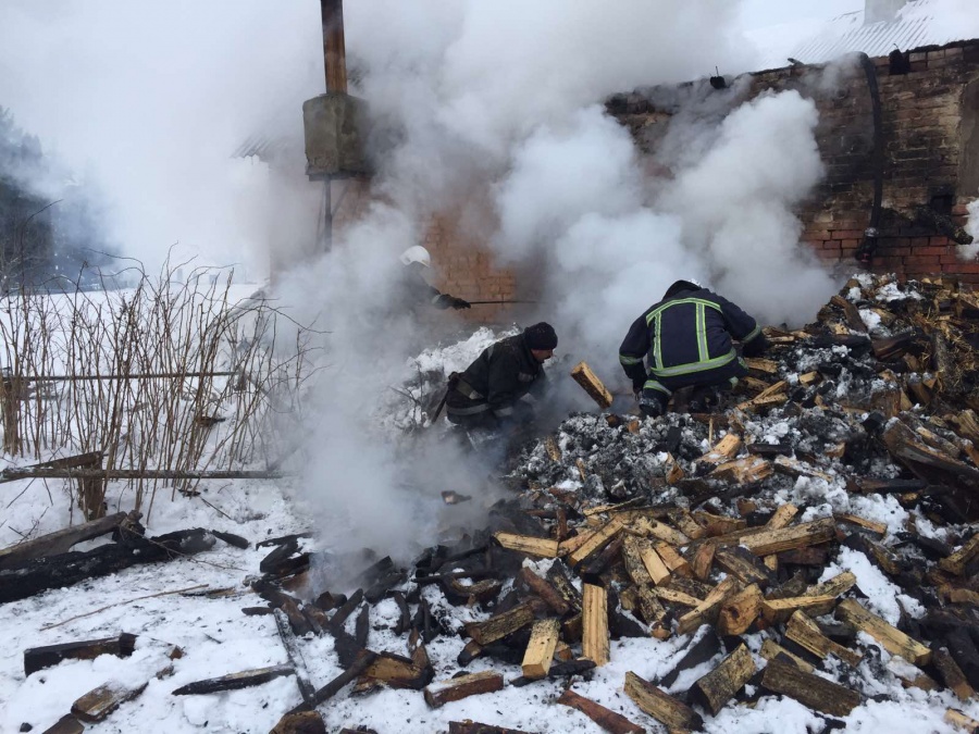 В Острозі горіло приватне господарство (+ФОТО)