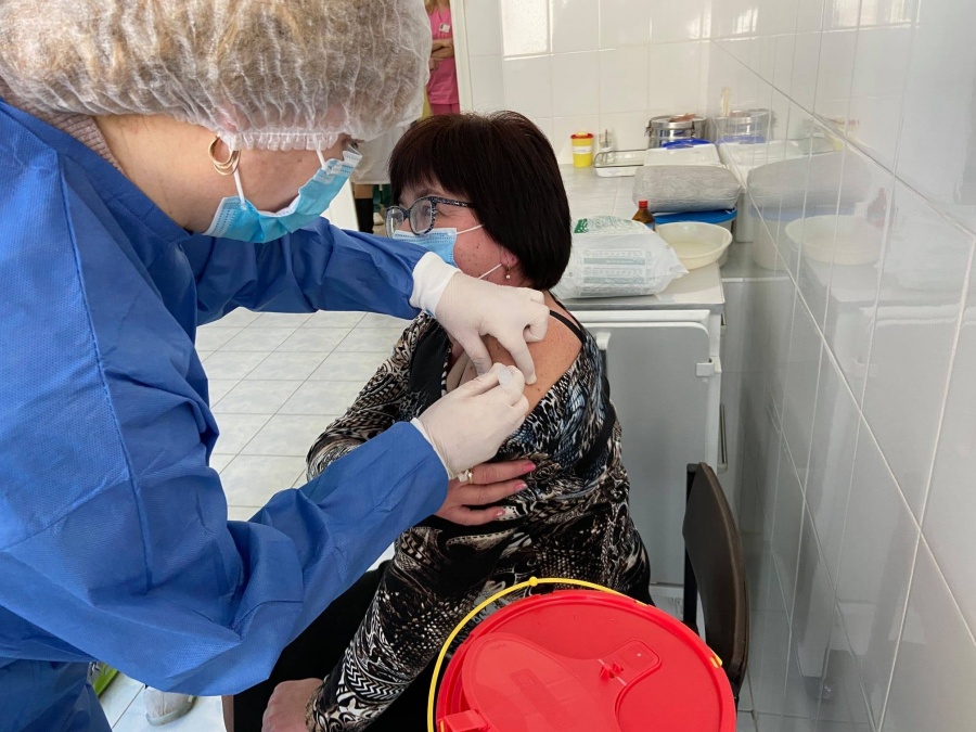 У Рівному є перші провакциновані від коронавірусу