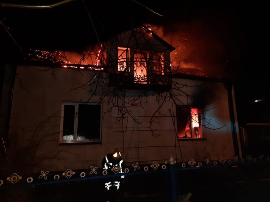 Вночі у Здолбунові горів будинок (+ВІДЕО)