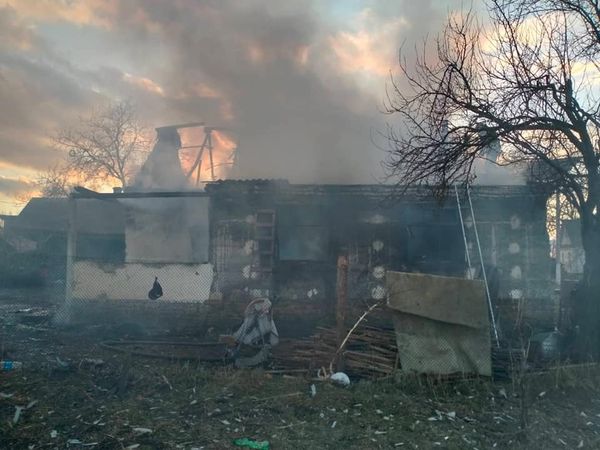 У Рівненському районі горів будинок, від якого залишилися лише стіни