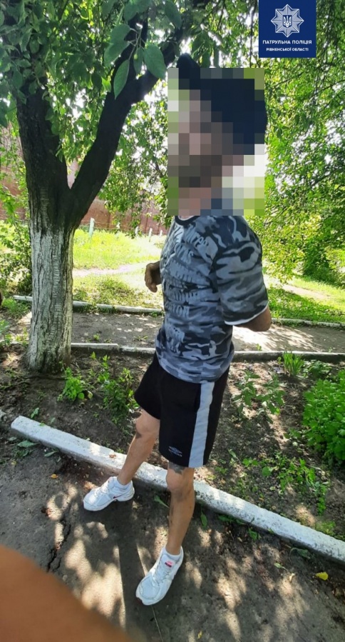 У Рівному спіймали "на гарячому" чоловіка з наркотиками