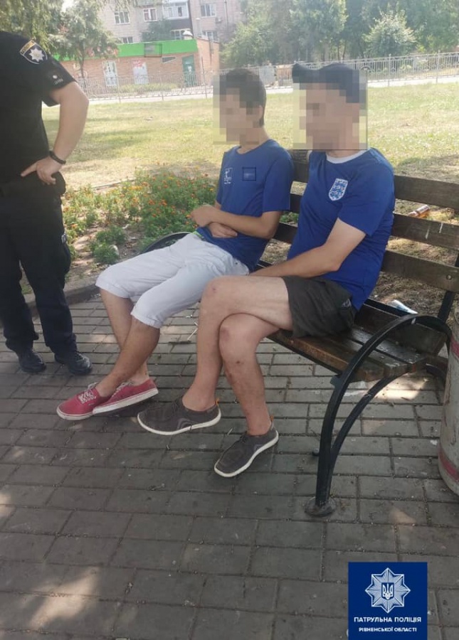 Поліцейські повернули власникам викрадений дитячий візок