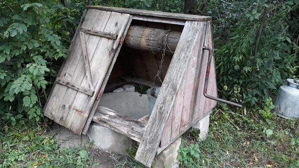 У Рівненському районі чоловік ледве не втопився в колодязі