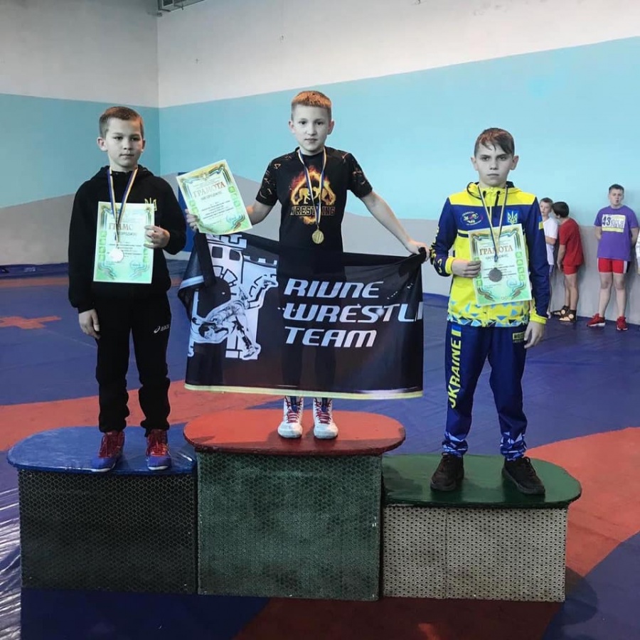 Одну золоту та дві срібні медалі здобули рівненські спортсмени