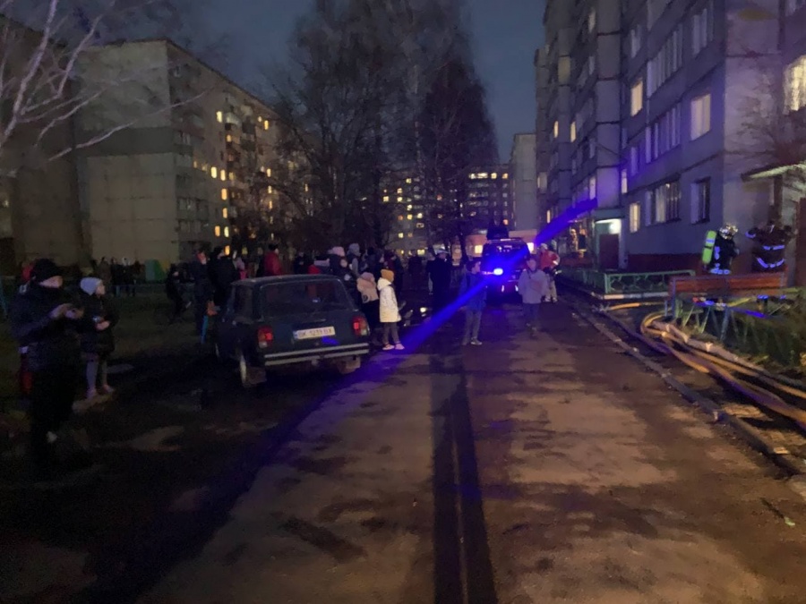В Квасилові під час пожежі евакуювали мешканців багатоповерхівки