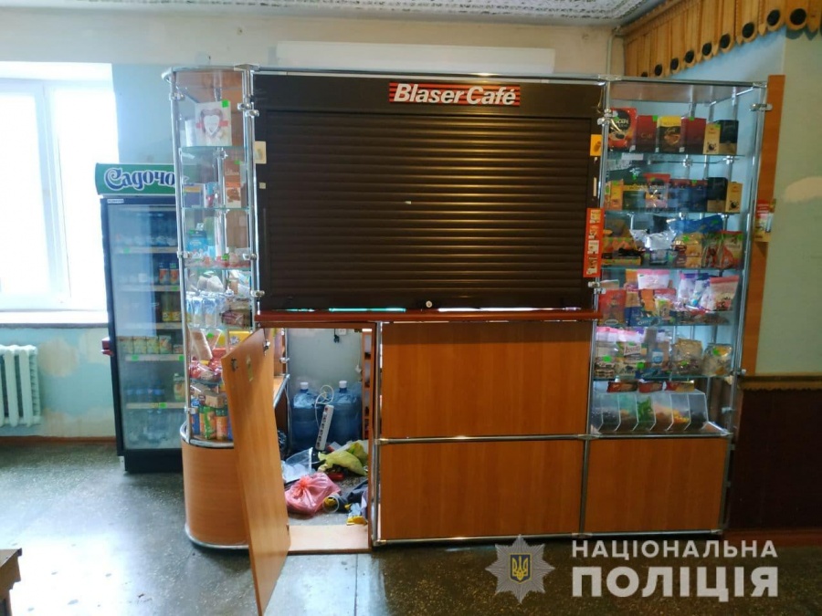 В Клеванській поліклініці іноземець обікрав кавовий кіоск