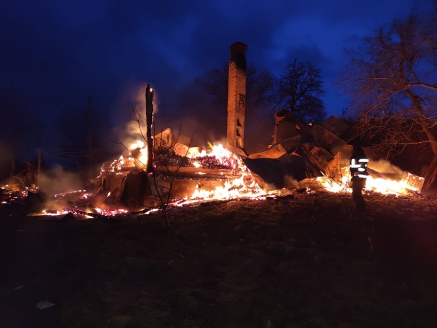 Трагічна пожежа на Рівненщині забрала життя людини