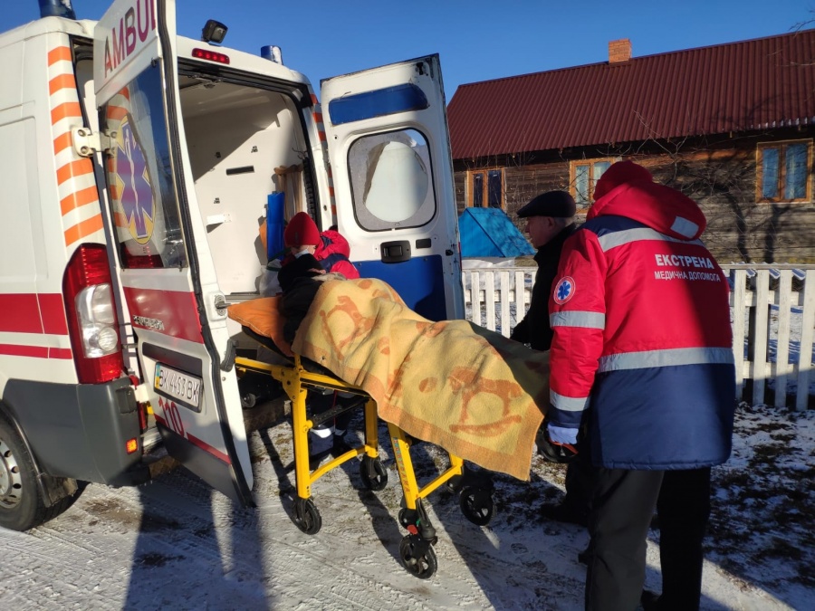 У Вараському районі знайшли чоловіка, що майже добу провів у лісі