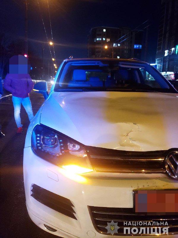 У Рівному під колесами  позашляховика загинула пішохідка