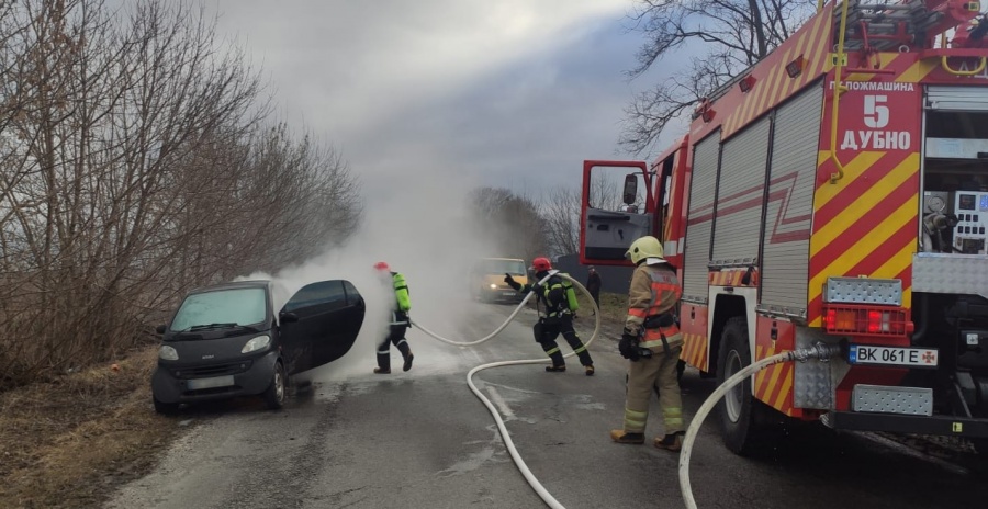 В Дубно під час руху загорівся автомобіль