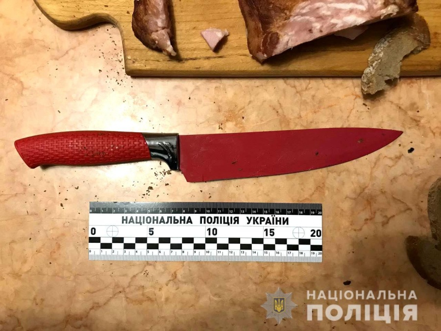 Поліцейські затримали здолбунівчанина за ножове поранення сина