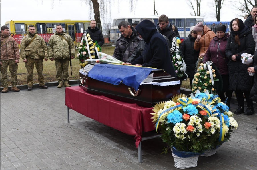 Рівне попрощалося з героєм Олександром Васильєвим