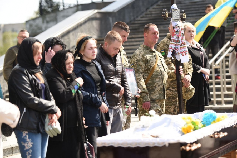 Рівне провело в останню путь Артема Супруна