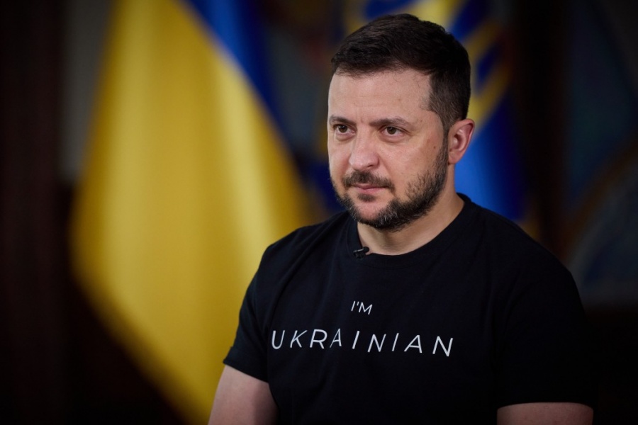 «На один наш танк у них є десять. Нам складно, але ми боремося», - Президент