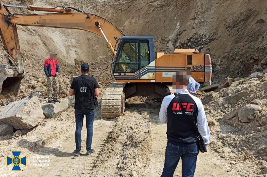 На Рівненщині викрили організатора масштабного розкрадання українських надр