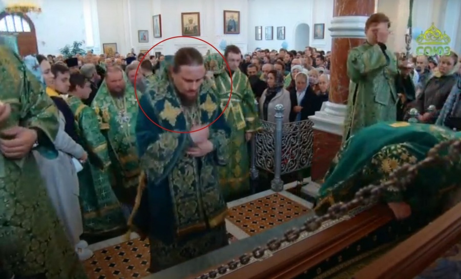 Гучний скандал в УПЦ МП: митрополит отримав російський паспорт і поїхав молитися за мобілізацію до РФ