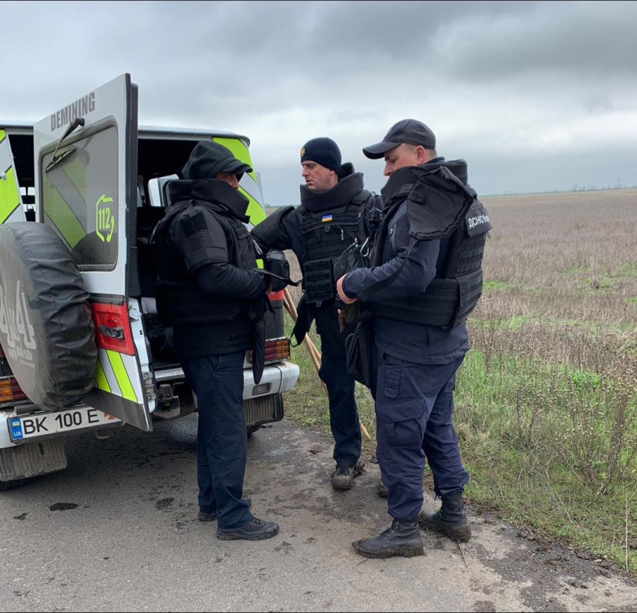 Сапери з Рівненщини розміновують деокуповані території Миколаївщини