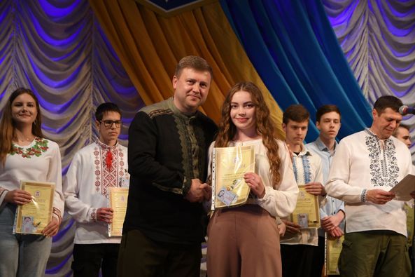 На Рівненщині відзначили юних та молодих науковців