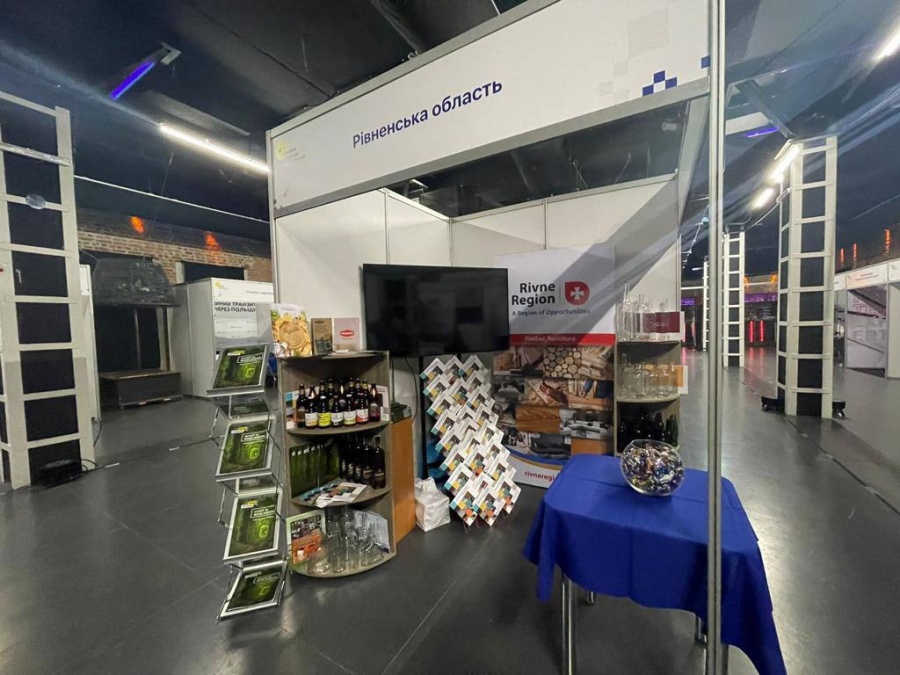 Понад 32% експорту з Рівненщини - меблева та деревообробна продукція