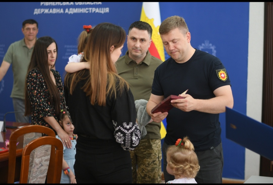 Віталій Коваль вручив ордени родинам загиблих прикордонників