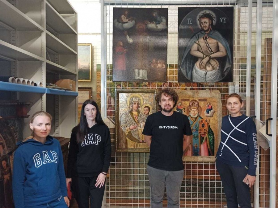 Чотири цінні ікони повернулися до історико-культурного заповідника м. Острога