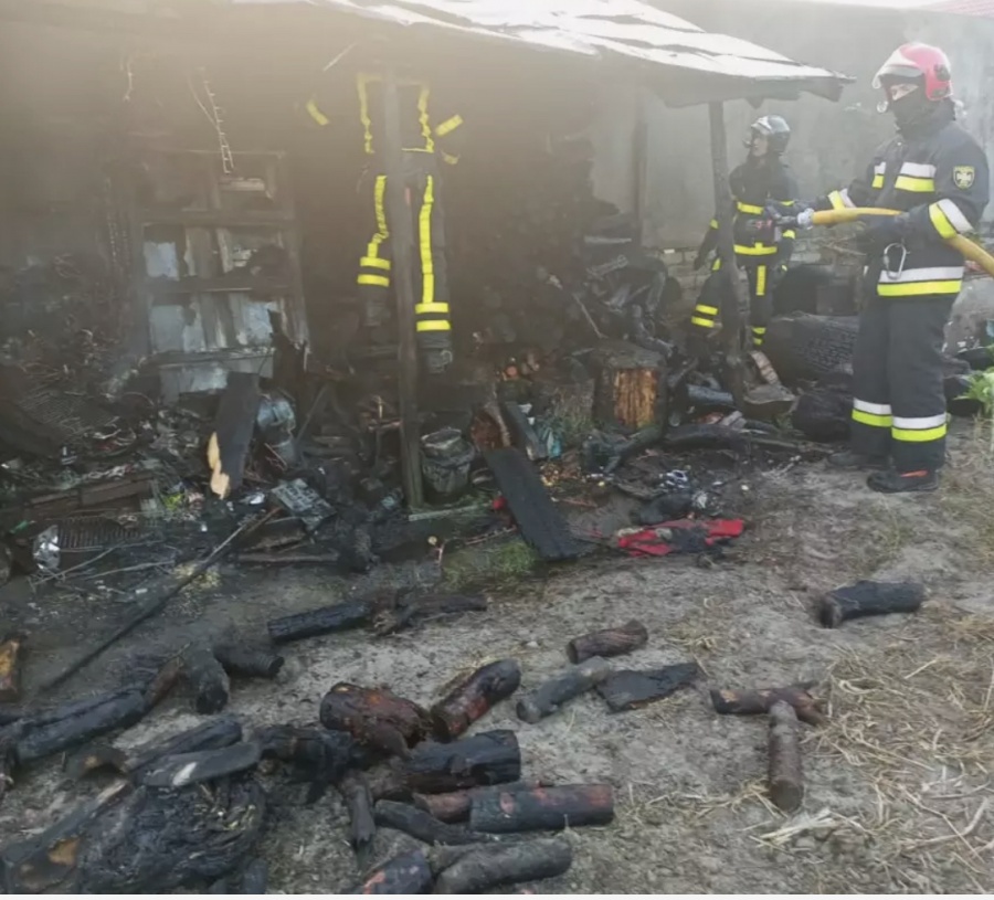 У Сарненському районі вогнеборці ліквідували пожежу у приватному господарстві