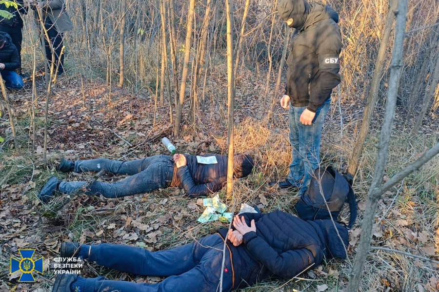 На Рівнещині СБУ викрила ділків, які переправляли через кордон призовників