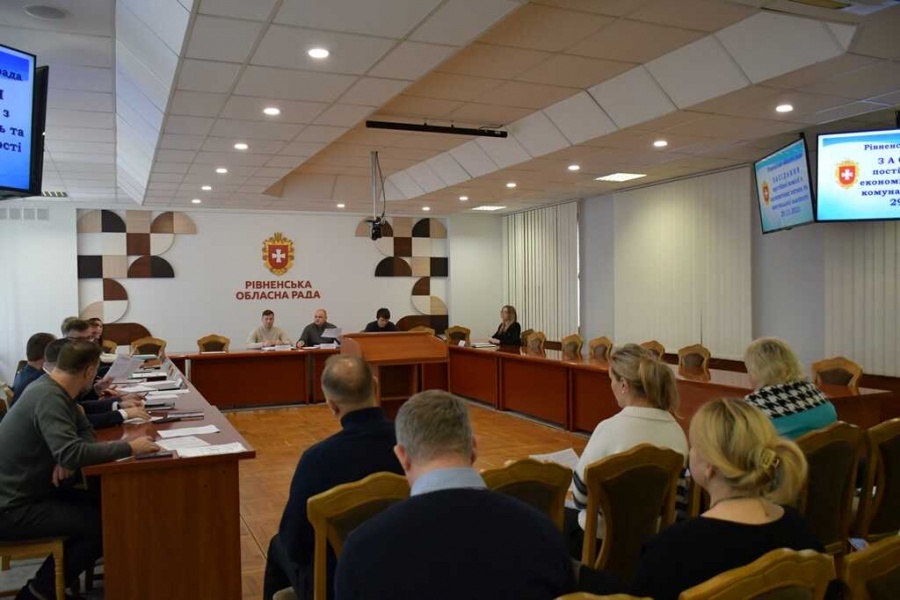 Машини «швидкої» виставлять на аукціон, щоб потім передати на фронт