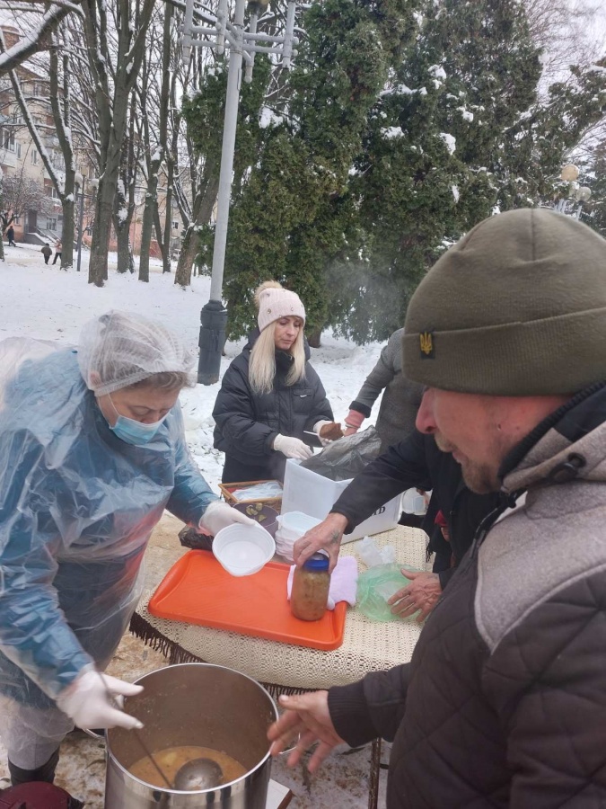 Усі потребуючі можуть пообідати у центрі Рівного