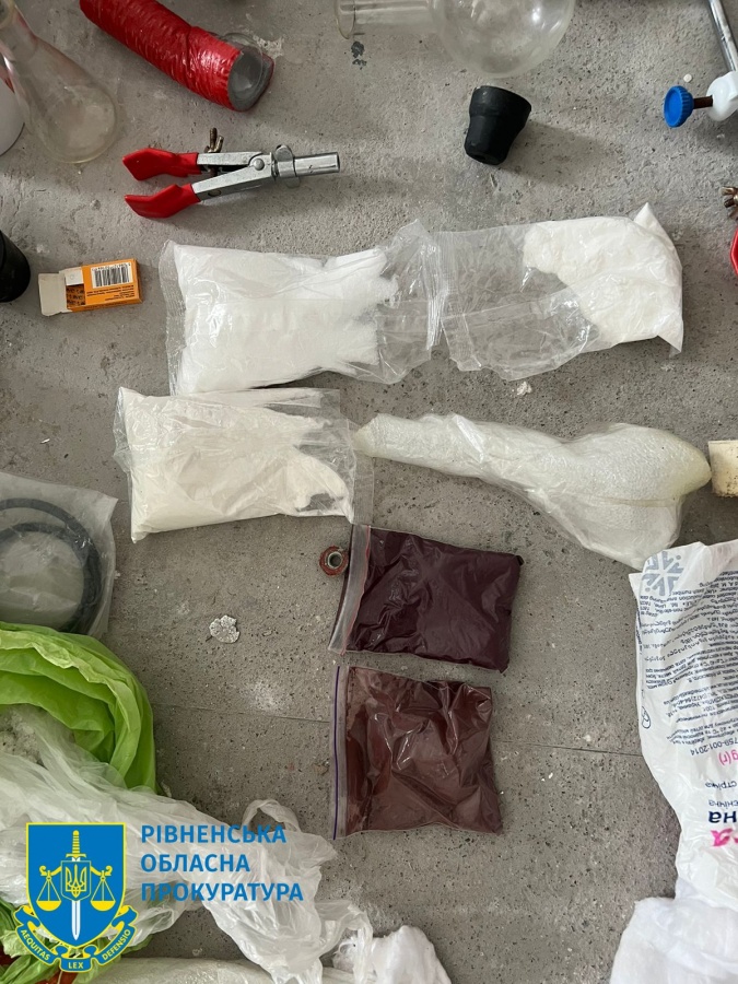 ШІСТЬОМ УЧАСНИКАМ ЗЛОЧИННОГО УГРУПОВАННЯ ПОВІДОМЛЕНО ПРО ПІДОЗРУ В ОРГАНІЗАЦІЇ НАРКОБІЗНЕСУ