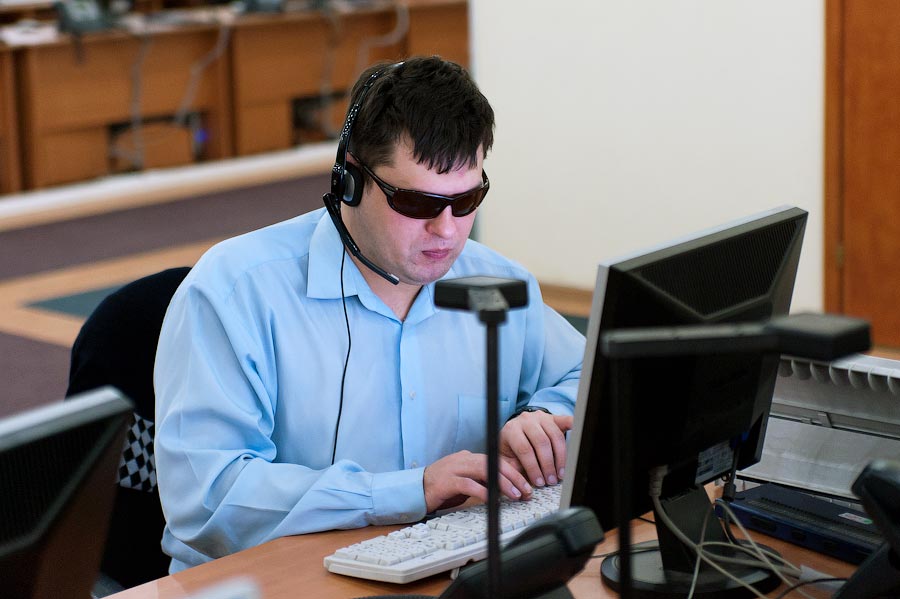 Людей з інвалідністю безкоштовно навчатимуть ІТ-технологіям