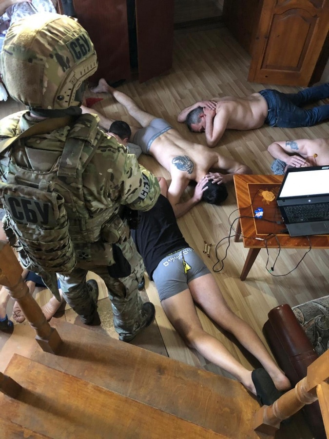 СБУ затримала організатора та учасників угруповання, які викрадали і катували людей