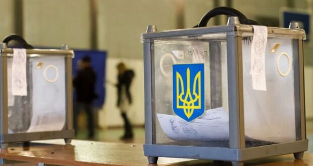 Виборча інтрига: у Рівному активно підраховують результати протоколів