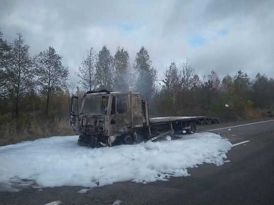 На Рівненщині посеред траси вщент згорів вантажний автомобіль (+ФОТО)