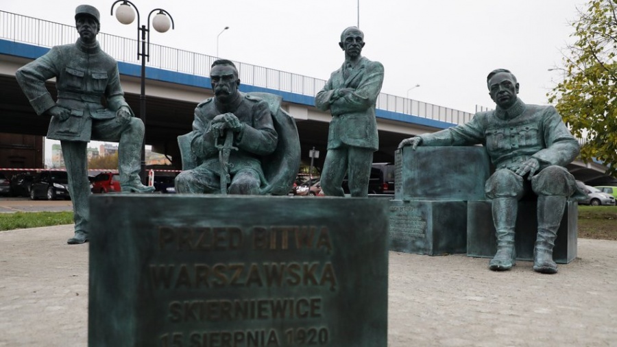 У Польщі до 100-річчя Варшавської битви відкрили пам'ятник з Петлюрою