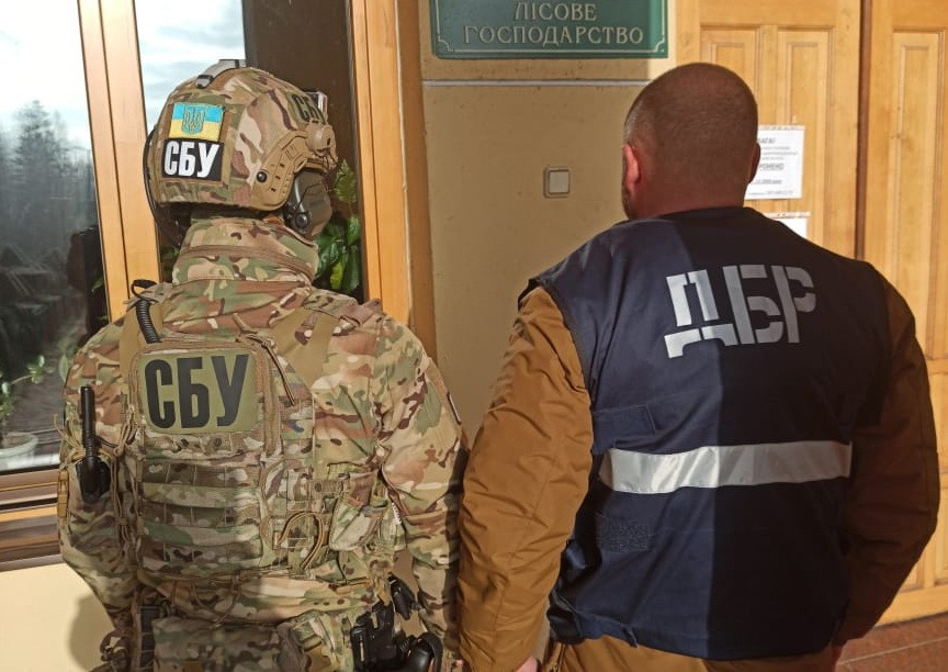 На Рівненщині СБУ викрила керівництво держлісгоспу на розкраданні лісу