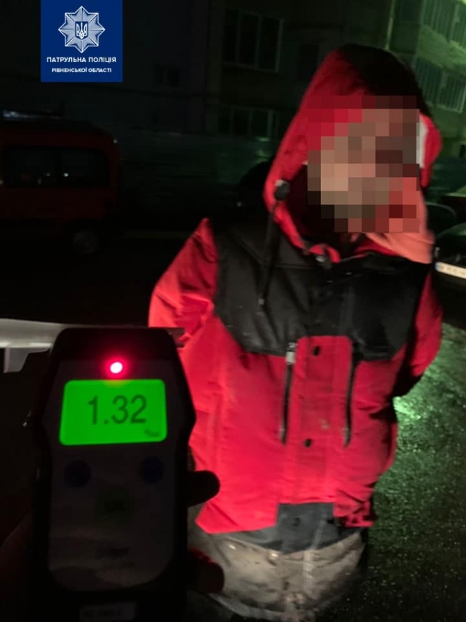 У Рівному 29-річний водій покинув своє авто і втікав від патрульних