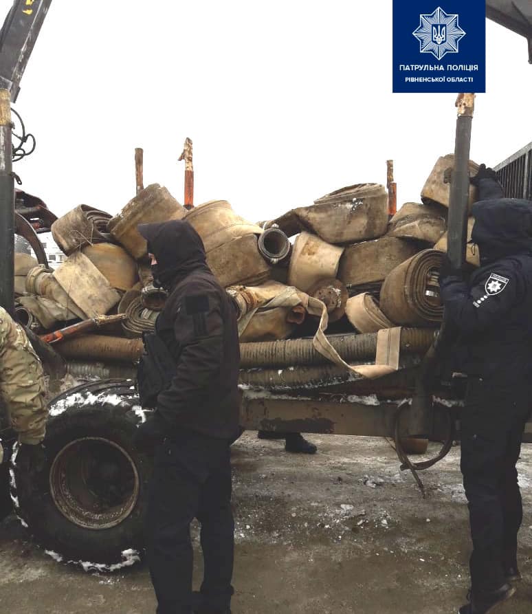 На Рівненщині поліцейські масово вилучають "бурштинове" обладнання