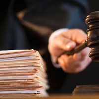 Пів сотні депутатів притягнуло до відповідальності за порушення закону