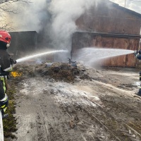 В Рівному пожежники гасили займання будівельного сміття