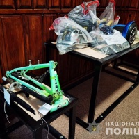 Наркотики, зброя та крадене майно — поліцейські задокументували протиправну діяльність рівнянина