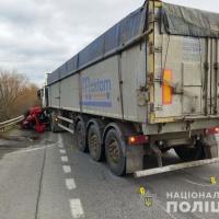Дубенські слідчі встановлюють обставини ДТП за участю трактора та вантажівки