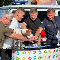 Відсьогодні у Рівному можна придбати благодійні марки «Пес Патрон»