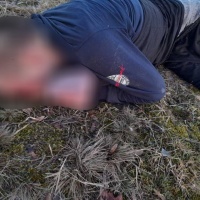У ВАРАСЬКОМУ РАЙОНІ ГРУПА МОЛОДИКІВ ПОБИЛА ОДНОСЕЛЬЧАНИНА І ПОКИНУЛА ЙОГО ПОМИРАТИ