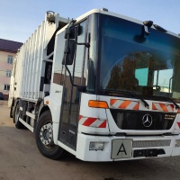 Німецькі партнери передали для громади Рівного спеціалізований автомобіль для збору сміття
