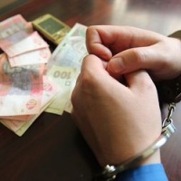 ЛИСТОНОШУ СУДИТИМУТЬ ЗА ПРИВЛАСНЕННЯ ПОНАД 100 ТИС. ГРН.