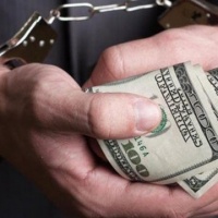 НА РІВНЕНЩИНІ СУДИТИМУТЬ ПОСАДОВЦЯ, ЯКИЙ ЗА ХАБАР ОБІЦЯВ ПЕРЕДАТИ В ОРЕНДУ ПІДПРИЄМЦЮ ЗЕМЕЛЬНУ ДІЛЯНКУ