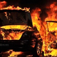 РІВНЯНИНА ПІДОЗРЮЮТЬ У ПІДПАЛІ АВТОМОБІЛЯ MERCEDES ПРЕМІУМ КЛАСУ