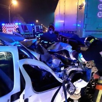 12 рятувальників ліквідовували наслідки ДТП у Рівному (+ФОТО)