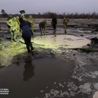 На Рівненщині затримали бурштинокопачів під час видобування каменю